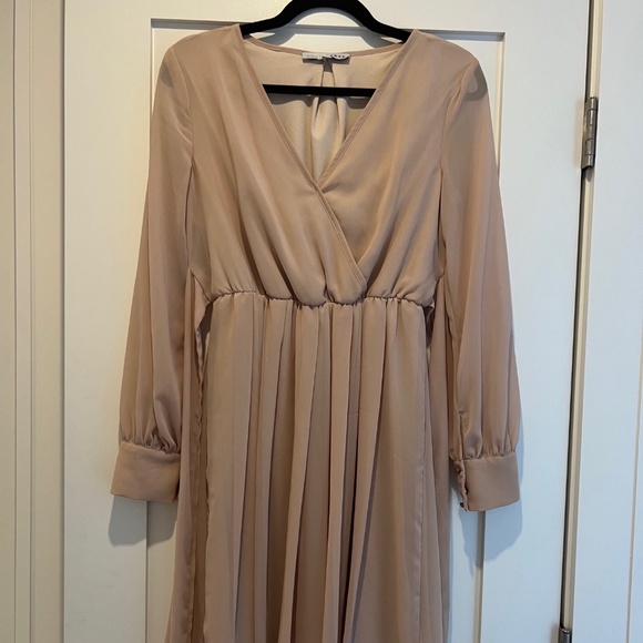 Baltic Born Dress - Picture 1 of 6